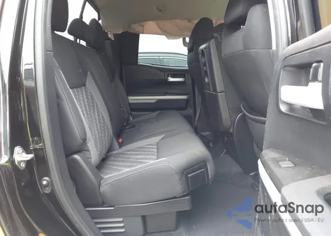 2019 Toyota Tundra Sr5 4.6L V8 z USA, uszkodzony, nr VIN 5TFRM5F19KX142396